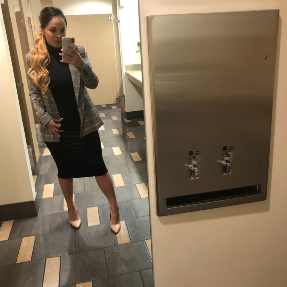 Meet your Posher, Alicia